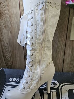 Women's Lace-Up High Heel Knee Boot - White